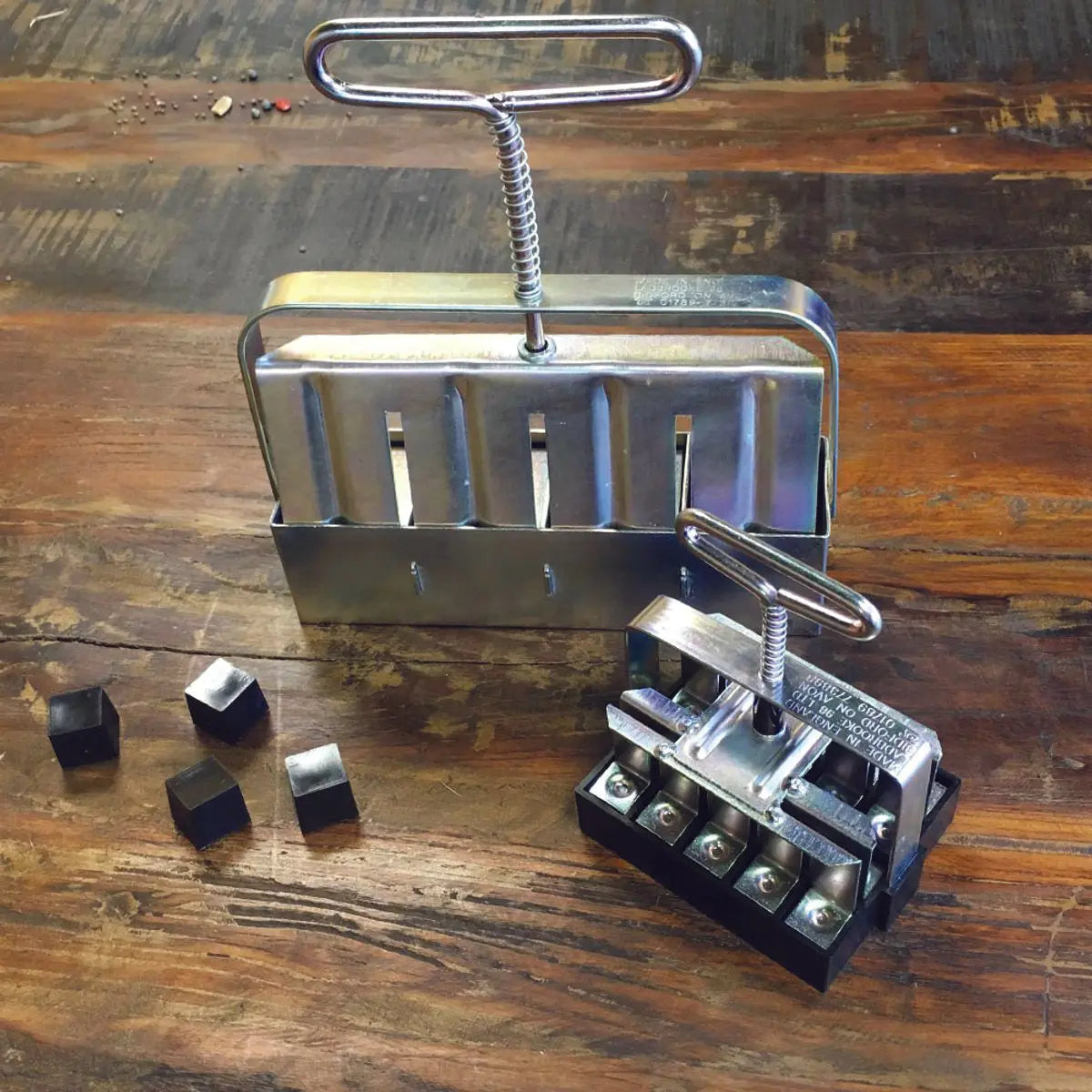 SET DE 2 PRESSES-MOTTES 